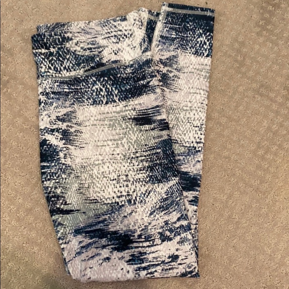 Fabletics size M snakeskin leggings